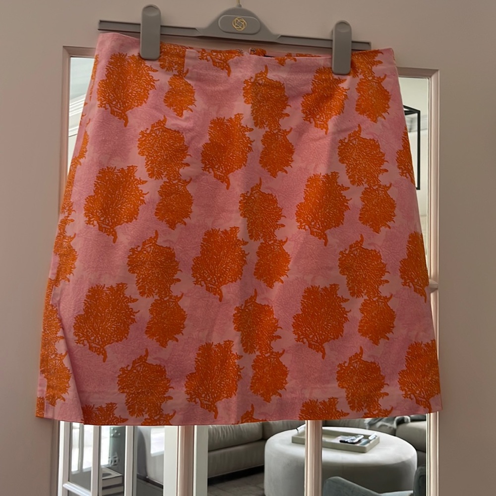 Vineyard Vines size 8 skirt coral pattern